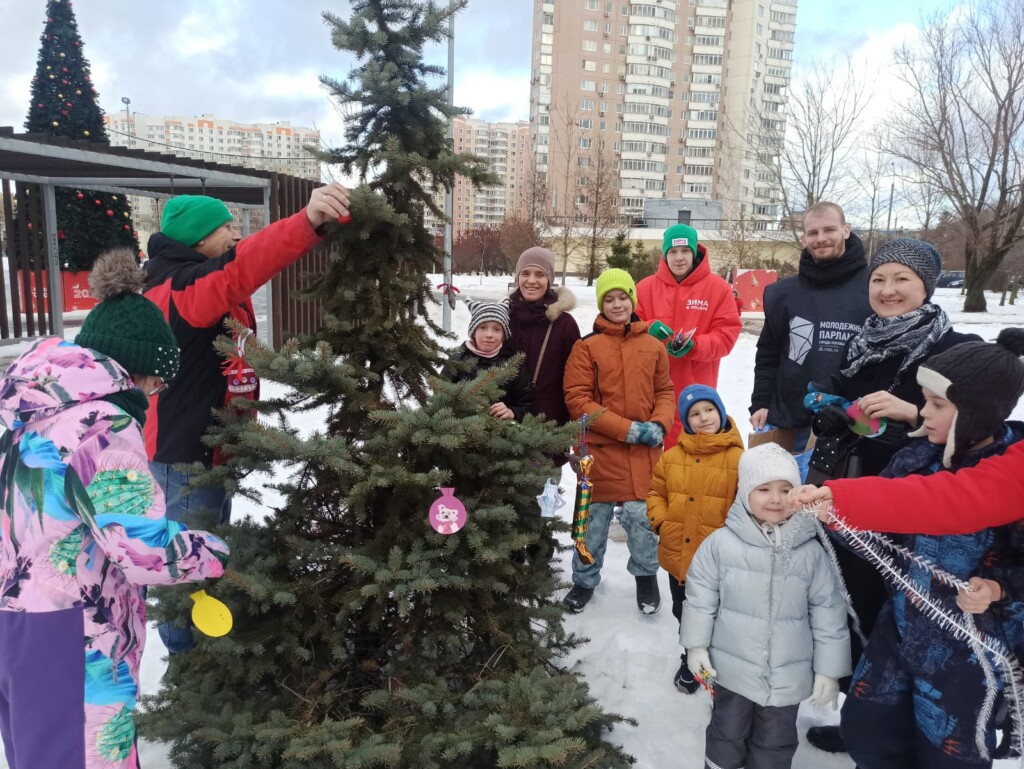 "В дверь стучится Новый год!"